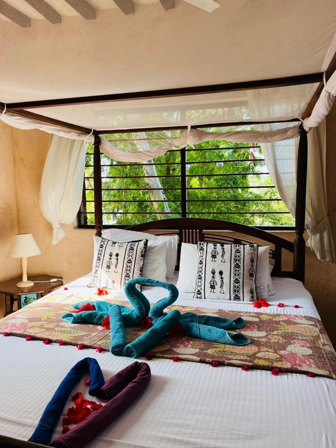 Banana House And Wellness Centre Hotel Lamu Exterior photo