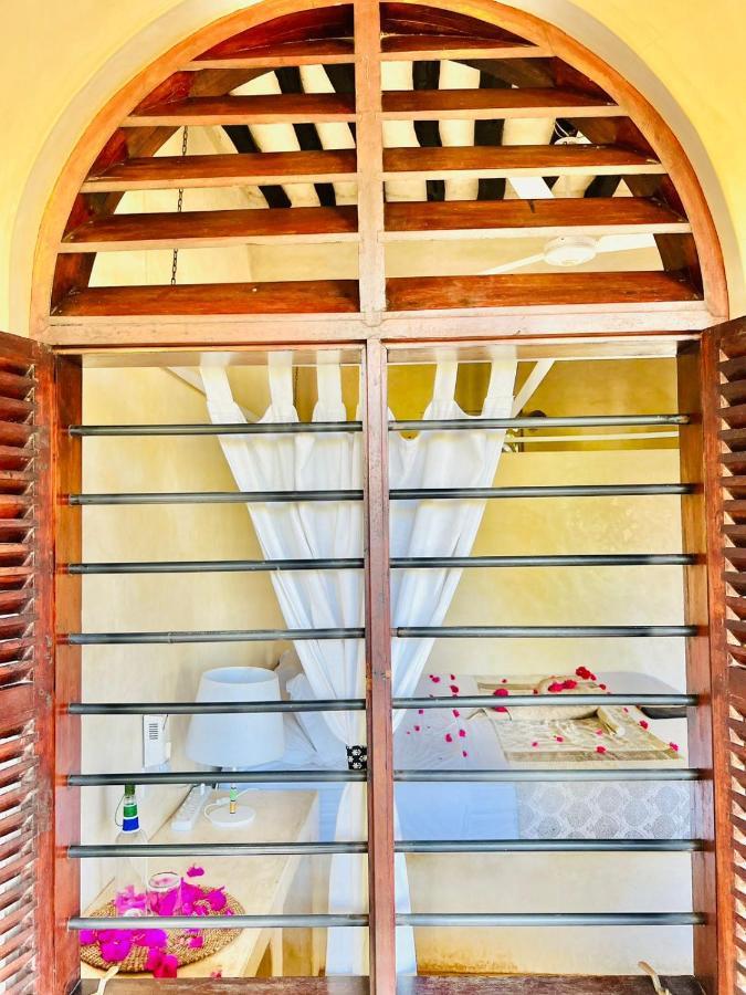 Banana House And Wellness Centre Hotel Lamu Exterior photo