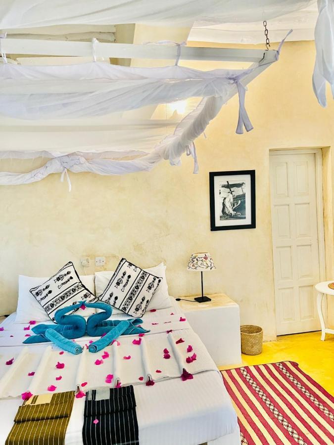 Banana House And Wellness Centre Hotel Lamu Exterior photo