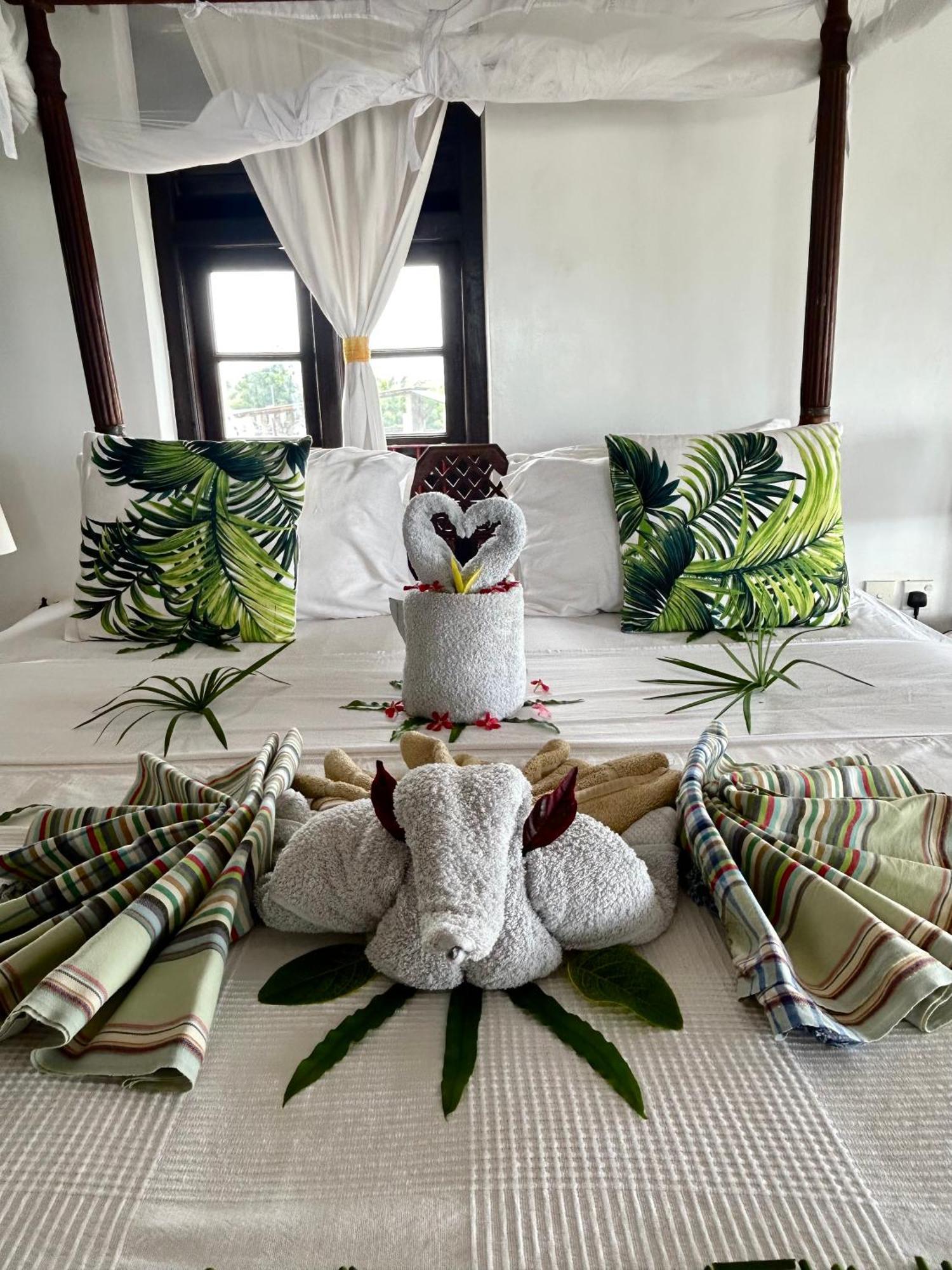 Banana House And Wellness Centre Hotel Lamu Exterior photo