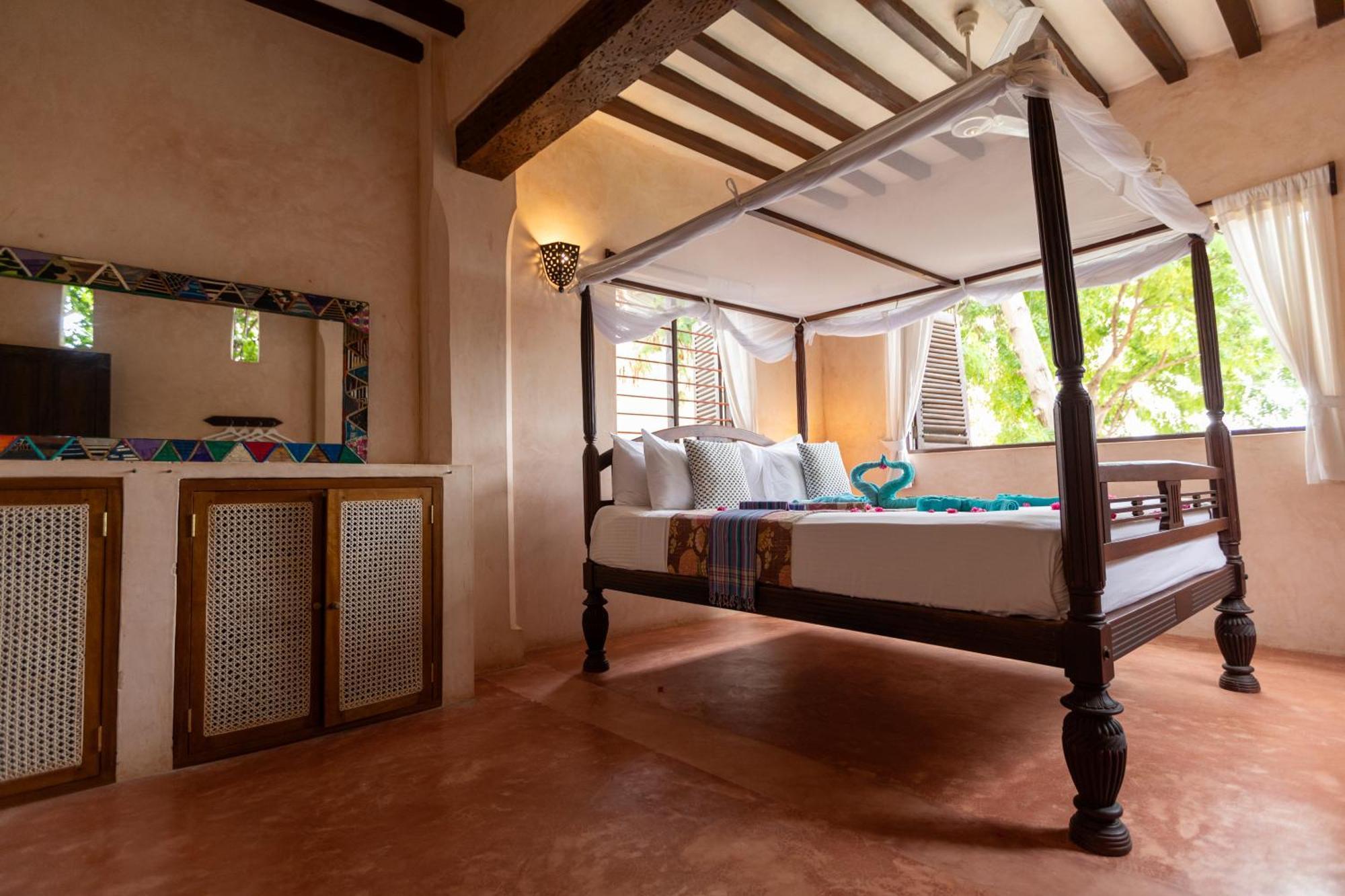 Banana House And Wellness Centre Hotel Lamu Exterior photo