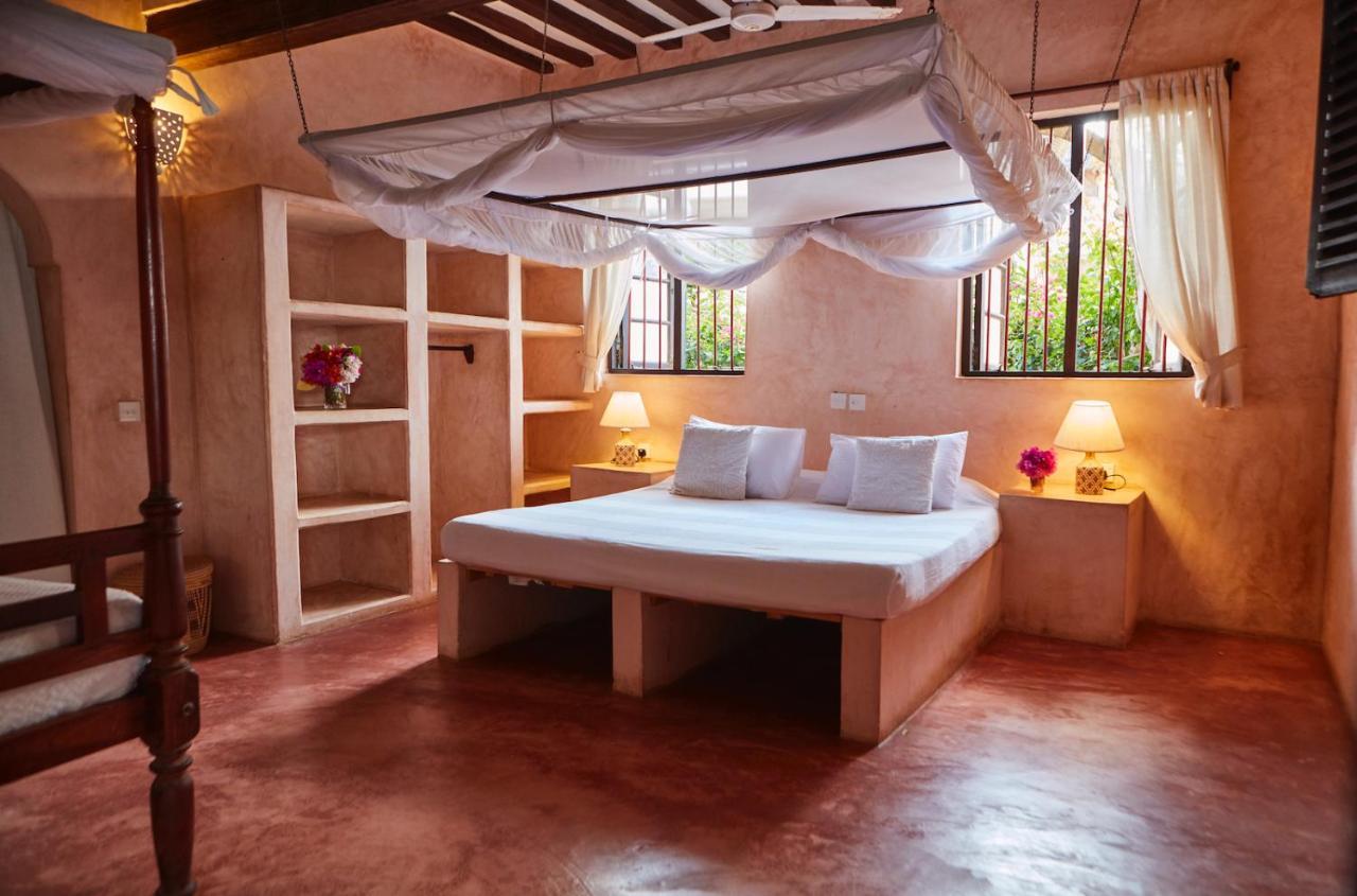 Banana House And Wellness Centre Hotel Lamu Exterior photo