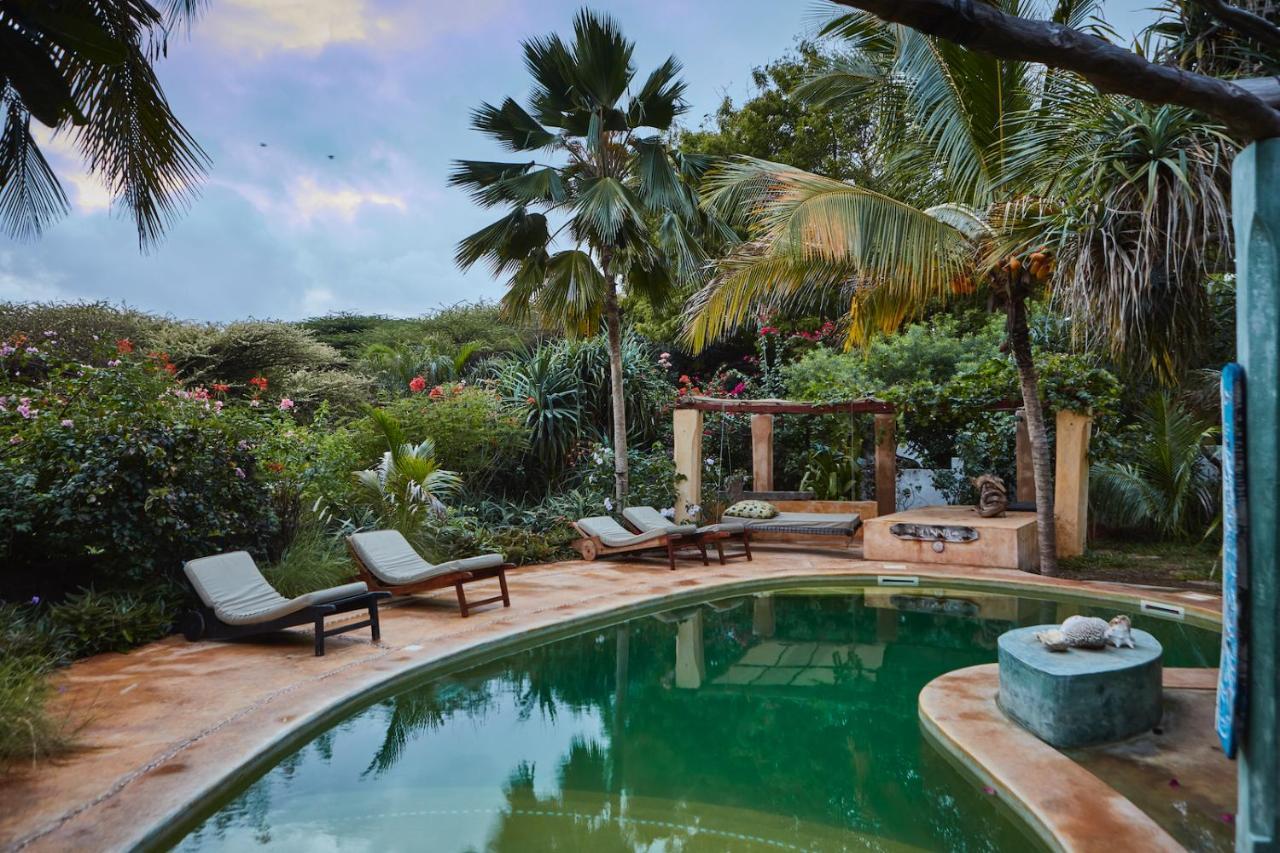 Banana House And Wellness Centre Hotel Lamu Exterior photo