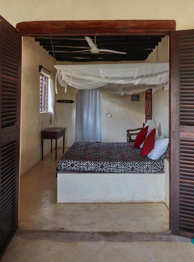 Banana House And Wellness Centre Hotel Lamu Exterior photo