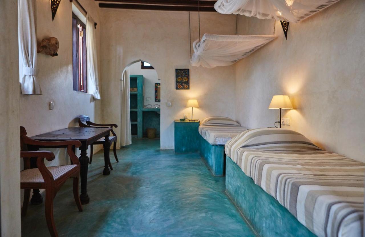 Banana House And Wellness Centre Hotel Lamu Exterior photo